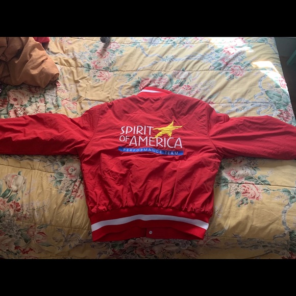 Vintage Windbreaker - Picture 2 of 4